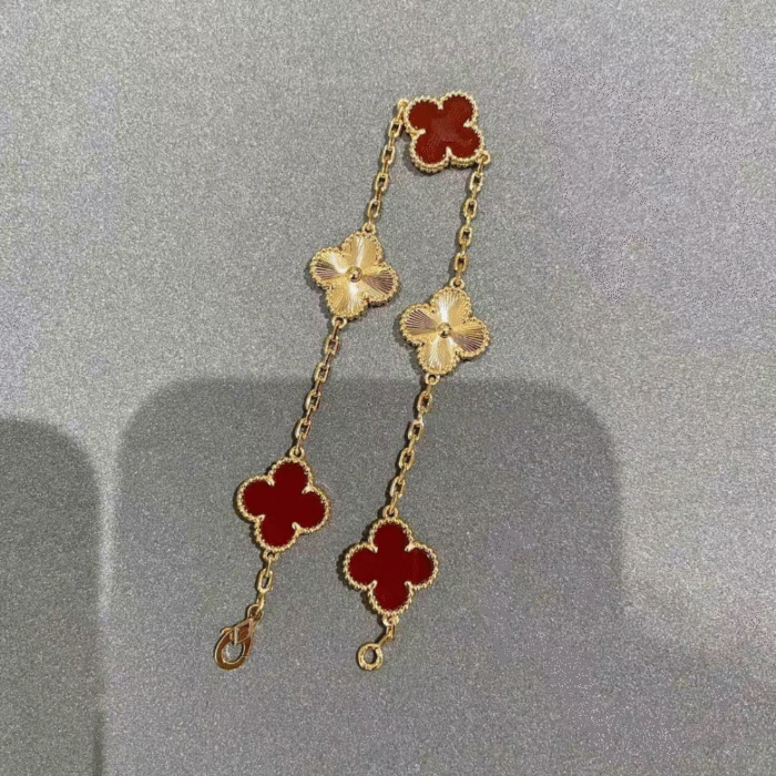 ELSIE LOVE Clover Leaf Bracelet ,925 Silver, 18k Gold Plated - Image 20