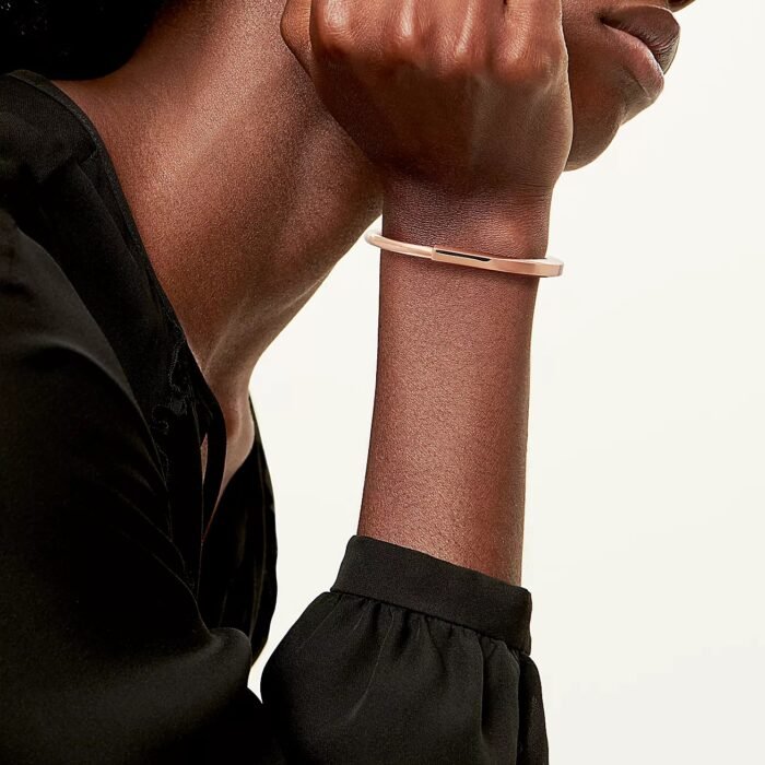ELSIE LOVE Lock Bangle, 18K Gold Plated, V Gold, Medium Size, PVD 5x Layered - Image 15