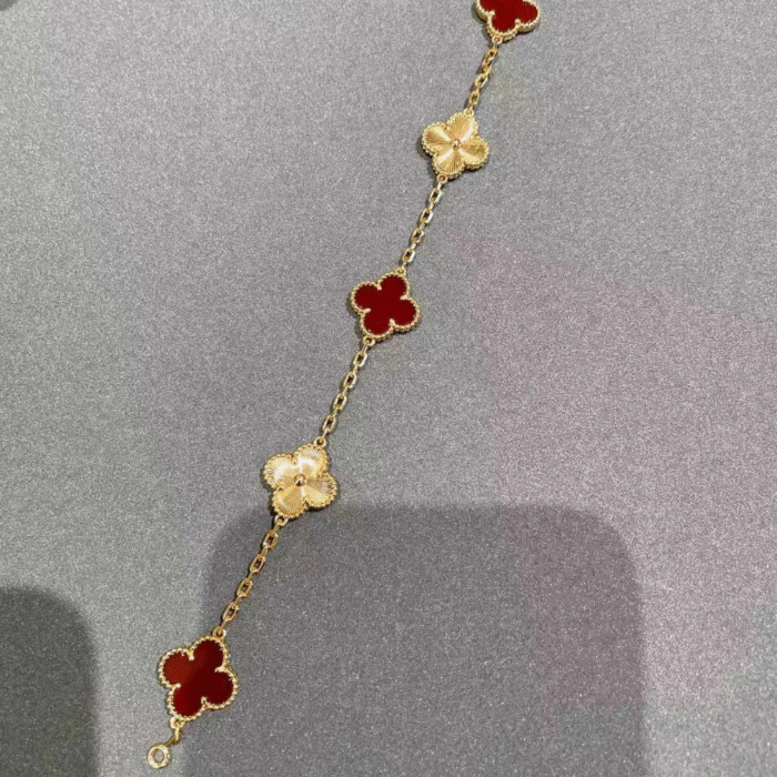ELSIE LOVE Clover Leaf Bracelet ,925 Silver, 18k Gold Plated - Image 21