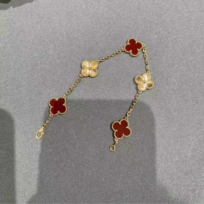 ELSIE LOVE Clover Leaf Bracelet ,925 Silver, 18k Gold Plated - Image 22