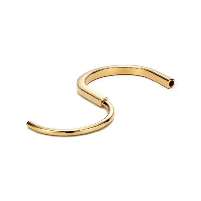 ELSIE LOVE Lock Bangle, 18K Gold Plated, V Gold, Medium Size, PVD 5x Layered - Image 4