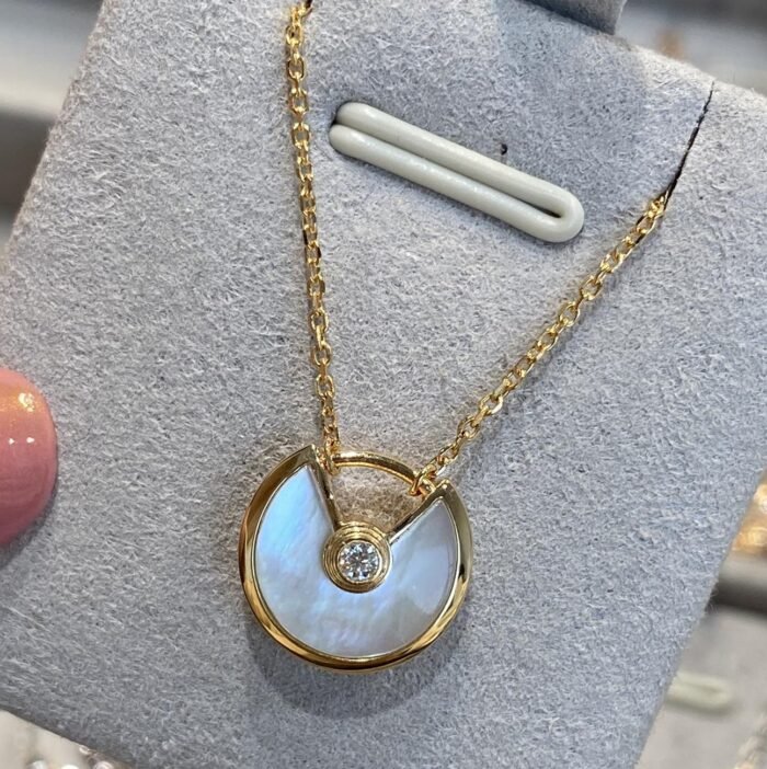 ELSIE LOVE Amulette Necklace · 18K Gold Plated V Gold · Mother-of-Pearl / Onyx / Malachite / Carnelian · Lucky Pendant Choker - Image 4