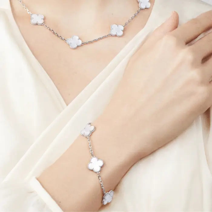 ELSIE LOVE Clover Leaf Bracelet ,925 Silver, 18k Gold Plated - Image 3