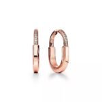 ELSIE LOVE Lock Earrings with Zirconia | V Gold 18K Gold Plated Medium Hoops - Image 9