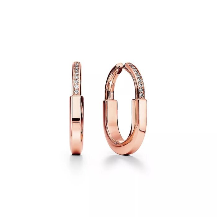 ELSIE LOVE Lock Earrings with Zirconia | V Gold 18K Gold Plated Medium Hoops - Image 9